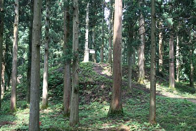 増山城鐘撞堂跡の土塁