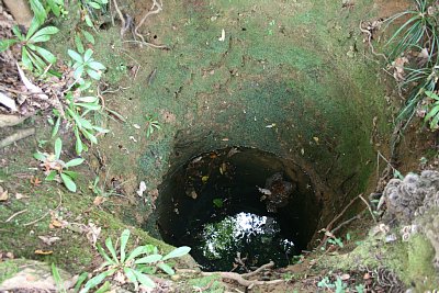 井戸には未だに水があります