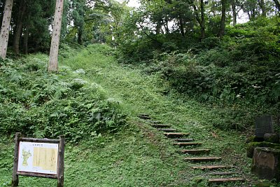 松倉城本丸への階段です