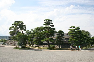 松本城本丸黒門付近