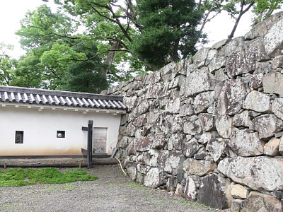 松本城黒門(枡形内部の石垣)