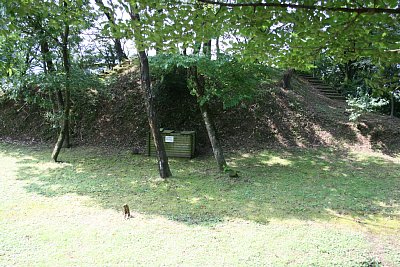 松根城馬場広場