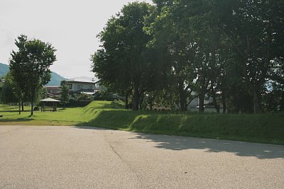 松代城二の丸北西側の土塁