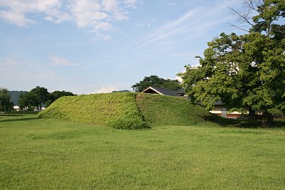 二の丸西側の土塁