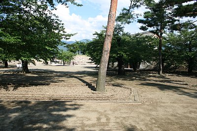 松代城本丸には御殿跡が埋まっている