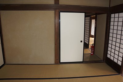 御用所はたくさんの部屋があります