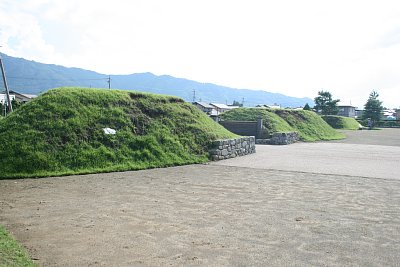 松代城二の丸と本丸東側土塁