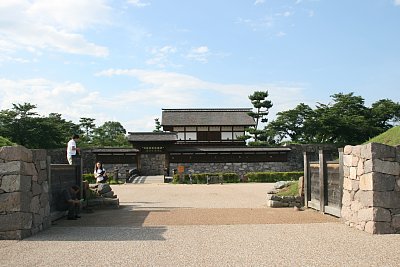 松代城南門から見た太鼓門