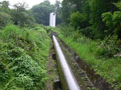 サージタンクと水圧鉄管