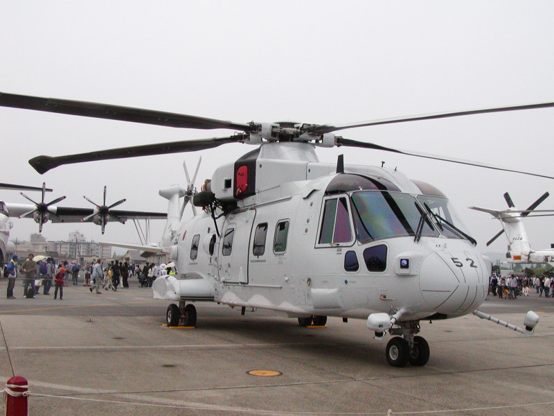 MCH-101 掃海・輸送ヘリ