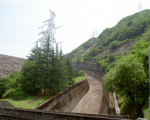 放流路
