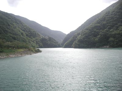 ダム湖