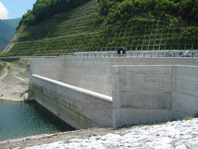 洪水吐き