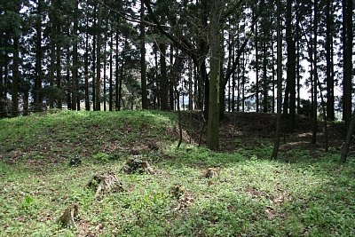 土塁がはっきりと残っています