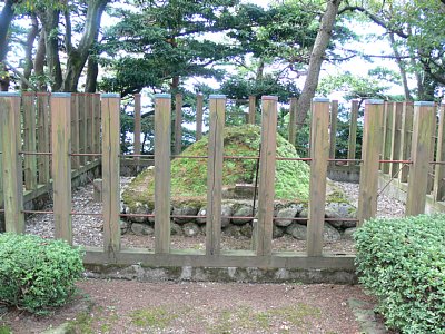 三の丸の北陸宮墳墓