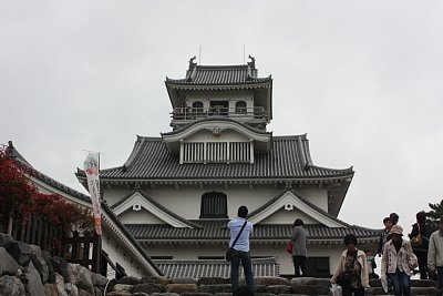 長浜城天守は犬山城に似ていますね