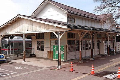 旧駅舎（現楓の館）