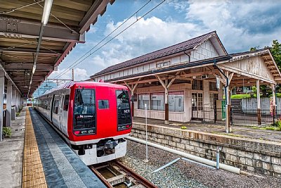 2100系特急電車「スノーモンキー」