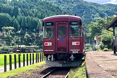 ナガラ300形気動車