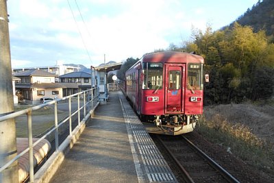 ナガラ300形気動車