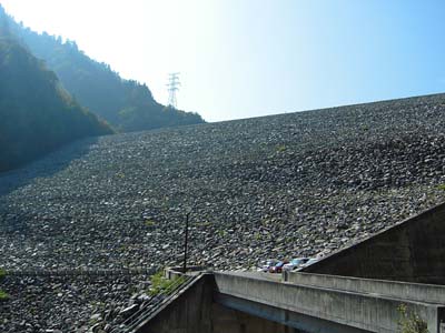 七倉ダム全景
