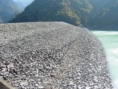 堤体上流側