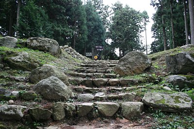 桜馬場への石段