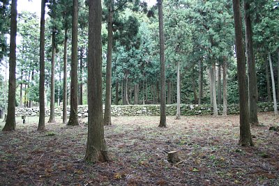 桜馬場から見た遊佐屋敷