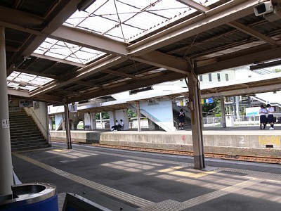 羽咋駅ホーム