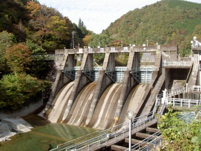 西村ダム全景