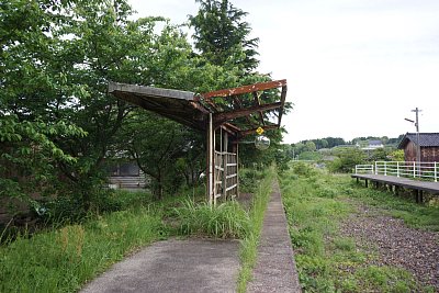 上屋が骨組みだけになっていたりして