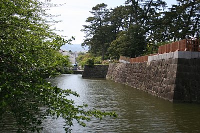 馬屋曲輪南側の水堀