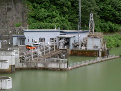 右岸側の取水口