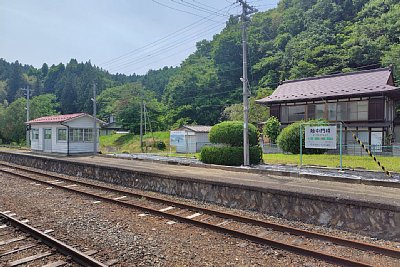ホームと待合所
