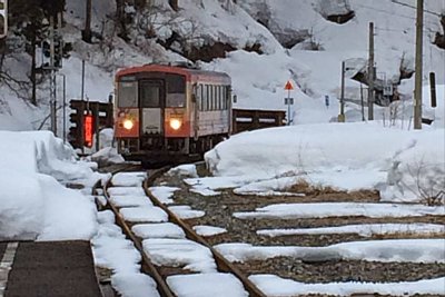 普通列車が到着します