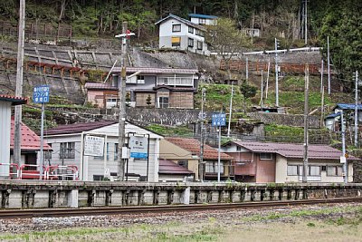 中土駅ホーム