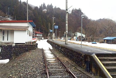 元々は島式ホームだったのですね