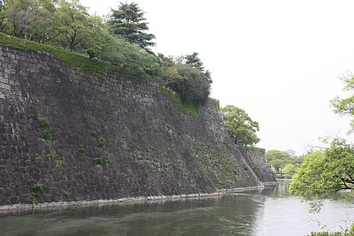 この石垣も徳川氏時代の遺構です