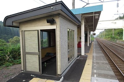 ホームの待合所