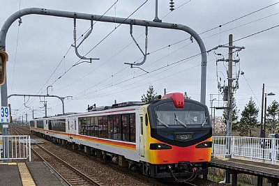 HB-E300系「リゾートしらかみ」