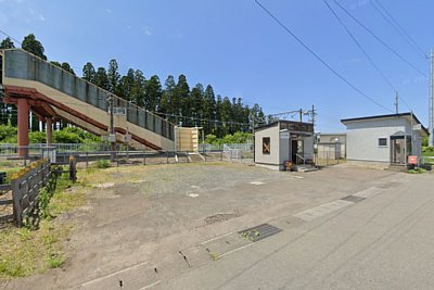 駅舎からホームへの通路と跨線橋