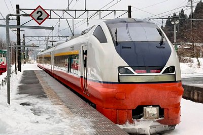 751系「つがる」