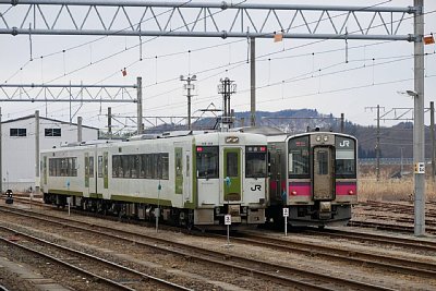 キハ110形気動車、701系0番台電車