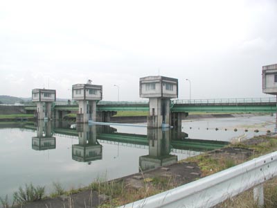上流側から堤体