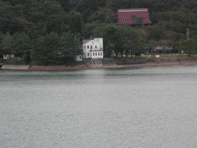 ダム湖と取水設備
