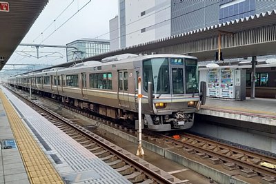 JR西日本223系電車