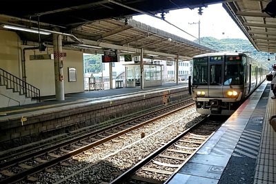 JR西日本223系電車