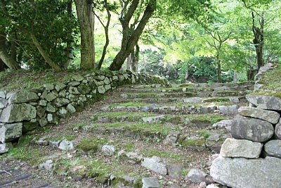 心王院跡入口の石垣跡