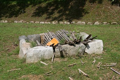 井戸の覆いが破壊されていましたが・・・