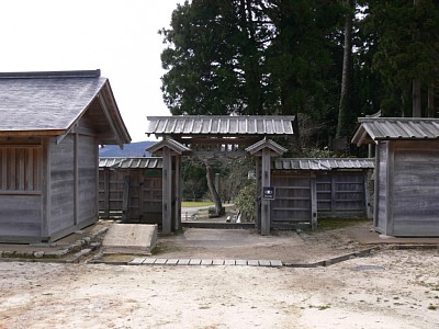 大宮坊台所門